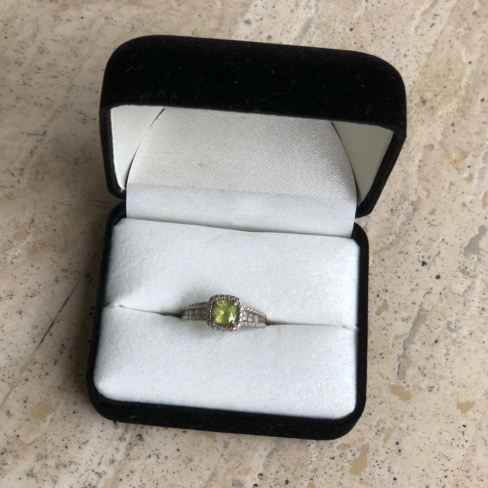 Kay Jewelers Peridot Ring